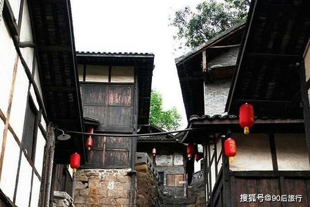 逃离月日森林